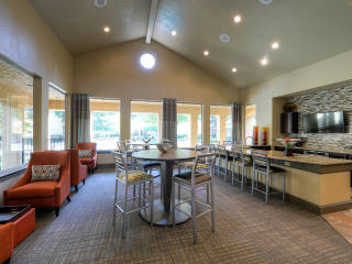 101 Cimarron Trl, Irving TX  75063-6699 exterior