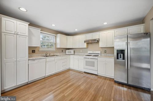110 Gleneagles Dr, Blue Bell PA  19422-3240 exterior