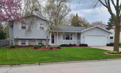 870 Athens Dr, Green Bay, WI 54311-5258