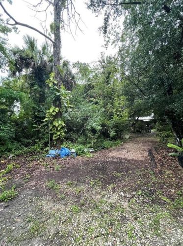 105 20th St, Naples, FL 34117-9411
