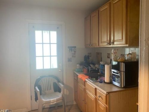 518 Harrington St, Perth Amboy, NJ 08861-2534
