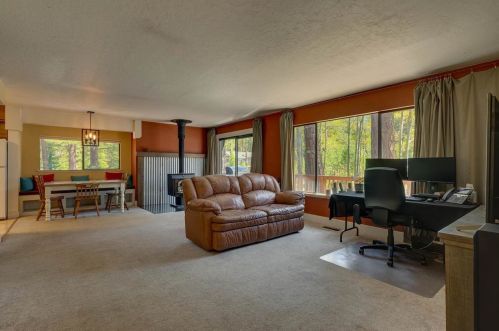 10611 Ponderosa Dr, Truckee, CA 96161-1923