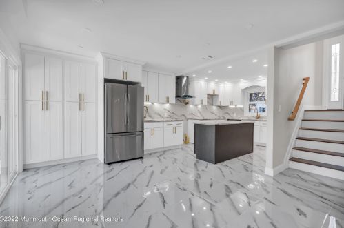 161 Colonial Dr, Lakewood, NJ 08701-5852