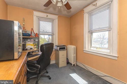 617 Derstine Ave, Lansdale PA 19446-3342 exterior