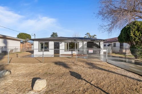 734 Massachusetts Ave, Beaumont CA  92223-2535 exterior