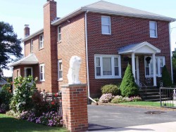 33 Adams Ave, Newton, MA 02465-1001