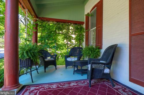 135 Main St, Landisville, PA 17538-1128