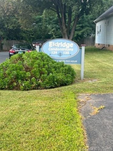 135 Eldridge St, Manchester CT  06040-5551 exterior