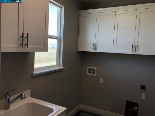 1461 Westside Rd, Hollister, CA 95023-2900