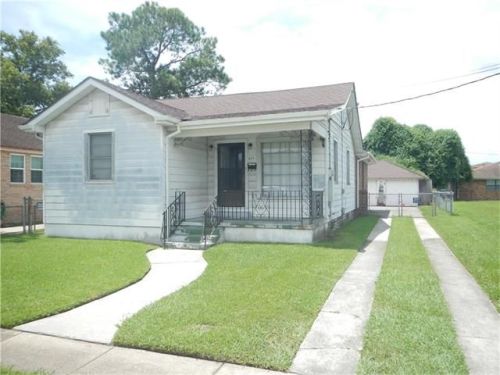 521 Victory Dr, Westwego, LA 70094-4838