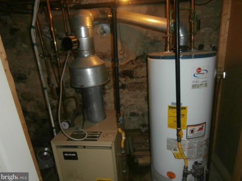 49 Carroll St, Trenton NJ 08609-1036 exterior