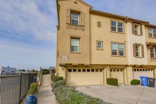 946 Luz Del Sol Loop, Milpitas, CA 95035-8672