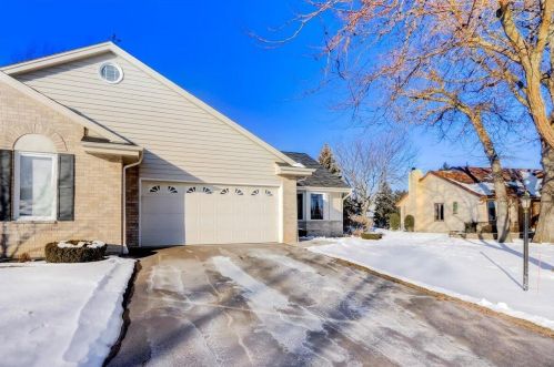 5339 Cambridge Ln, Milwaukee WI 53221-3237 exterior