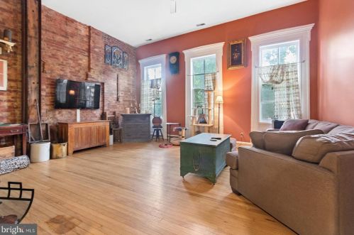 310 Catharine St, Philadelphia PA  19147-3229 exterior