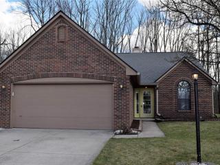 8065 Cherrybark Dr, Indianapolis, IN 46236-8344