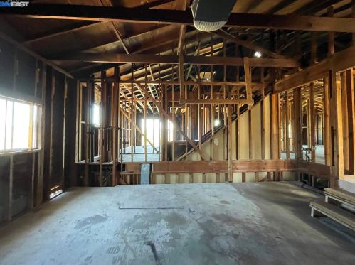 16716 Kildare Rd, San Leandro, CA 94578-1267