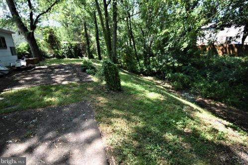 13 Saxony Dr, Riverton NJ  08077-4389 exterior