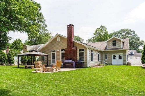 53 Paul St, Bristol, CT 06010-5578