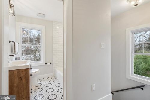 1315 Ashbourne Rd, Melrose Park PA  19027-2678 exterior