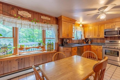 5 Indian Hill Rd, Norwalk CT  06850-1218 exterior