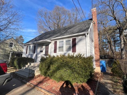 16 Fortress St, New Britain, CT 06053-2712