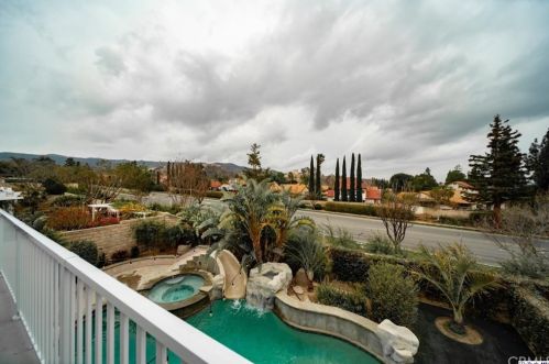 721 Cinnabar Pl, Simi Valley CA 93065-7200 exterior