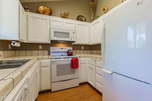 8812 Andrieu Ct, Bakersfield CA 93311-1283 exterior