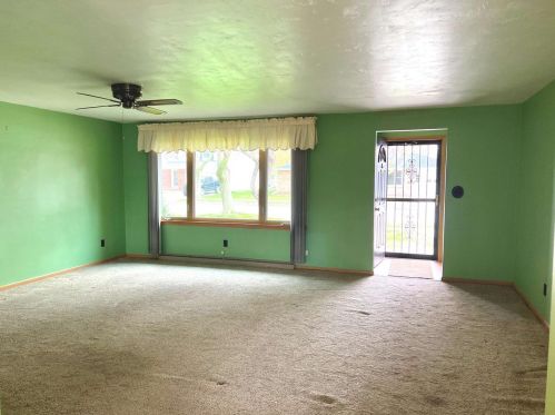 1171 Raleigh St, Green Bay, WI 54304-3847