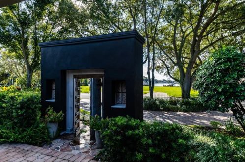 1100 Brightwaters Blvd, Saint Petersburg, FL 33704-3726