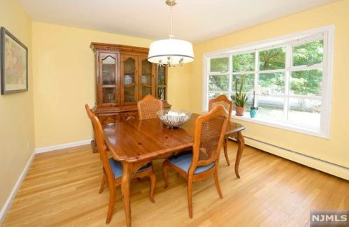 1 Ferris Ct, Ho Ho Kus NJ  07423-1017 exterior