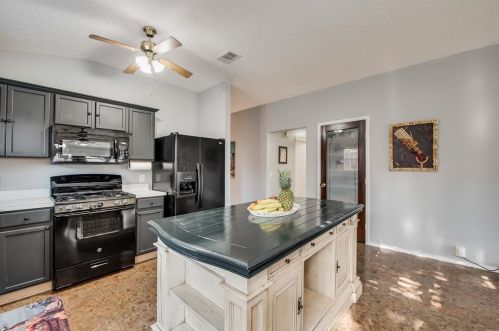 1013 Greenbend Dr, Denton TX  76210-8677 exterior