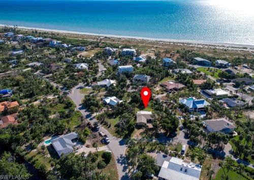 4752 Rue Helene, Sanibel FL  33957-2612 exterior