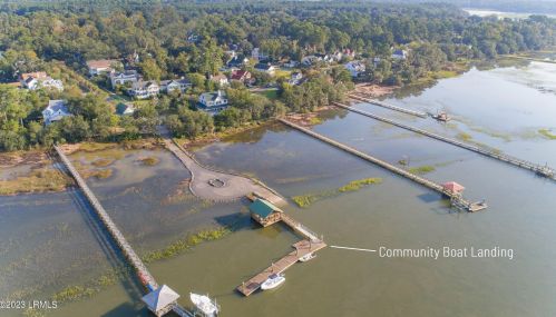 88 Bostick Cir, Beaufort SC  29902-5731 exterior