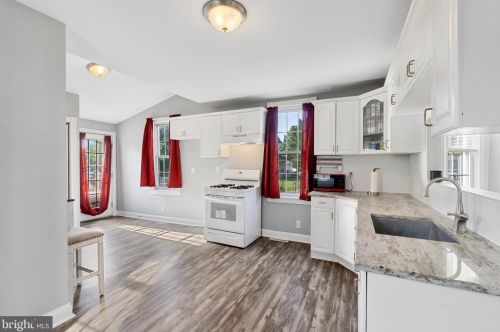 200 Delsea Dr, West Deptford NJ  08093-1221 exterior