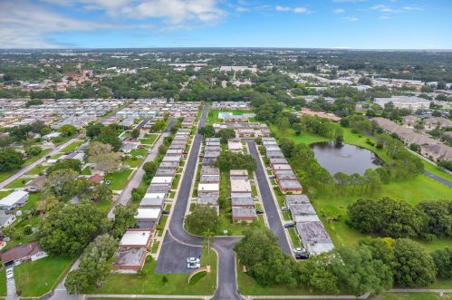 8210 Vendome Blvd, Pinellas Park FL  33781-1136 exterior