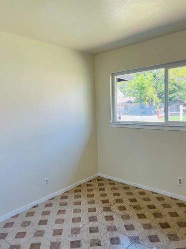 4058 David Dr, North Highlands, CA 95660-4582