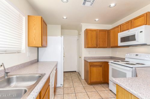 9551 81 Dr, Peoria AZ  85345-3111 exterior