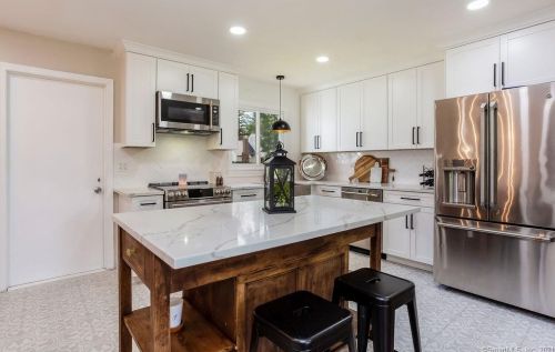 28 Talcott Rd, Glastonbury CT  06033-2919 exterior