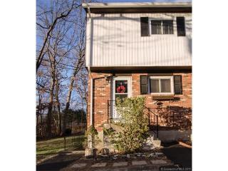 87 Woodland Dr, Uncasville, CT 06382-1500