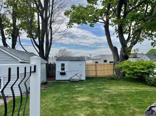 20 Beckwith St, Niantic CT  06357-3202 exterior