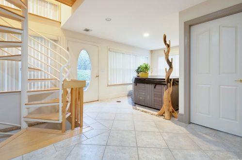 162 Miller Place Rd, Miller Place NY  11764-2803 exterior