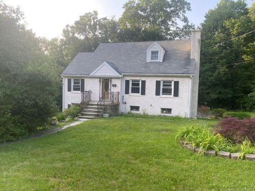 83 Crestview Ave, Stamford, CT 06907-1910