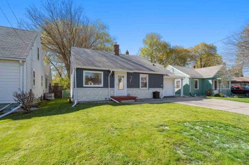 416 Bellevue St, Green Bay, WI 54302-2826