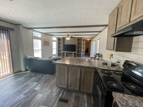 132 Crest Rd, Meeting Street, SC 29824-4243