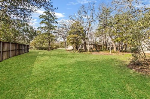 7108 Oak Frst Dr, Bryan TX 77808-6268 exterior