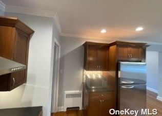 309 Ivy Ave, Westbury NY  11590-1938 exterior