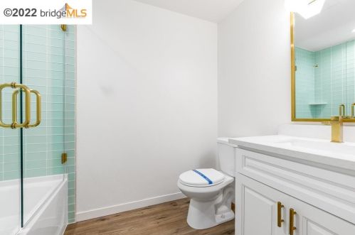 1042 Yarwood Ct, San Jose CA  95128-4727 exterior