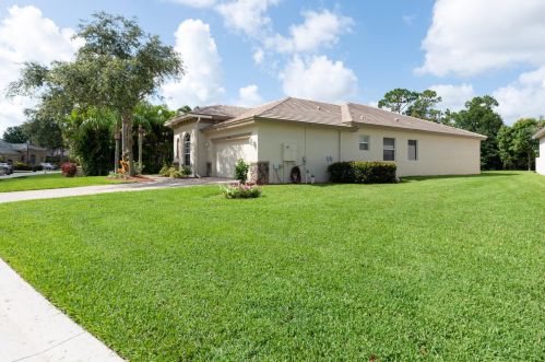 9713 Osprey Isles Blvd, West Palm Beach, FL 33412-1120