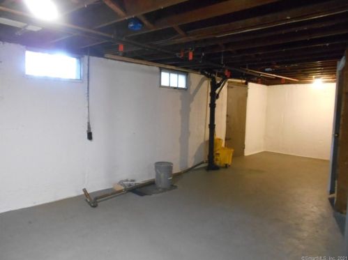429 Elm St, Windsor Locks CT  06096-1604 exterior