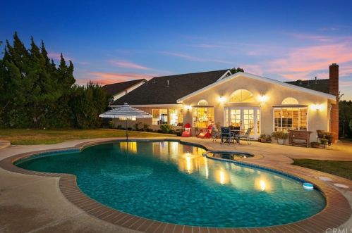 1723 Las Lanas Ln, Fullerton, CA 92833-1931
